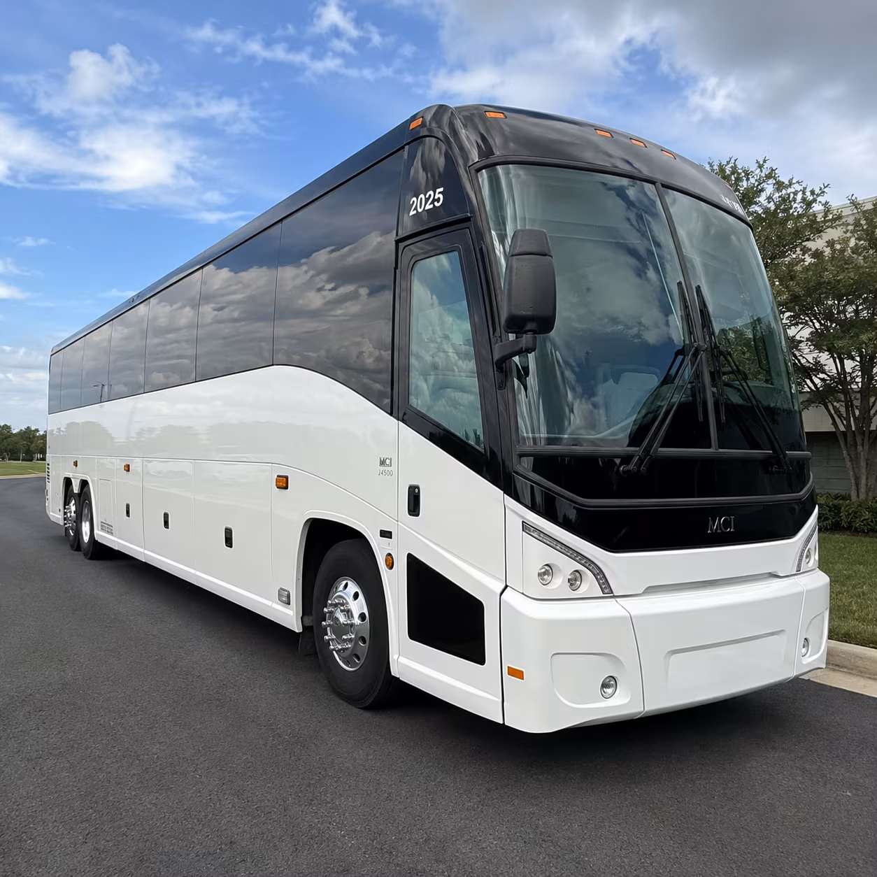 shuttle buses for country thunder arizona and schnepf farms events